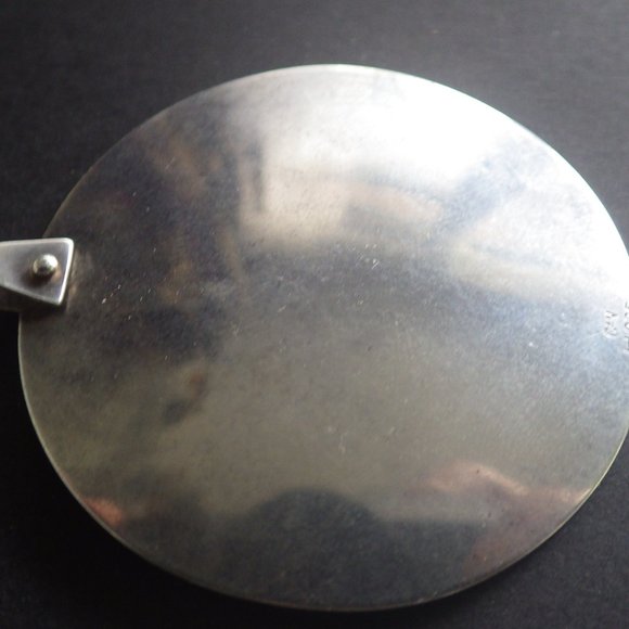 STERLING SILVER DISC PENDANT & CHAIN signed - Picture 3 of 5